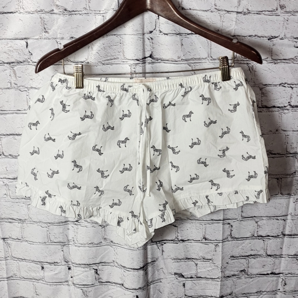 Chic White Pajama Shorts with Dog Pattern